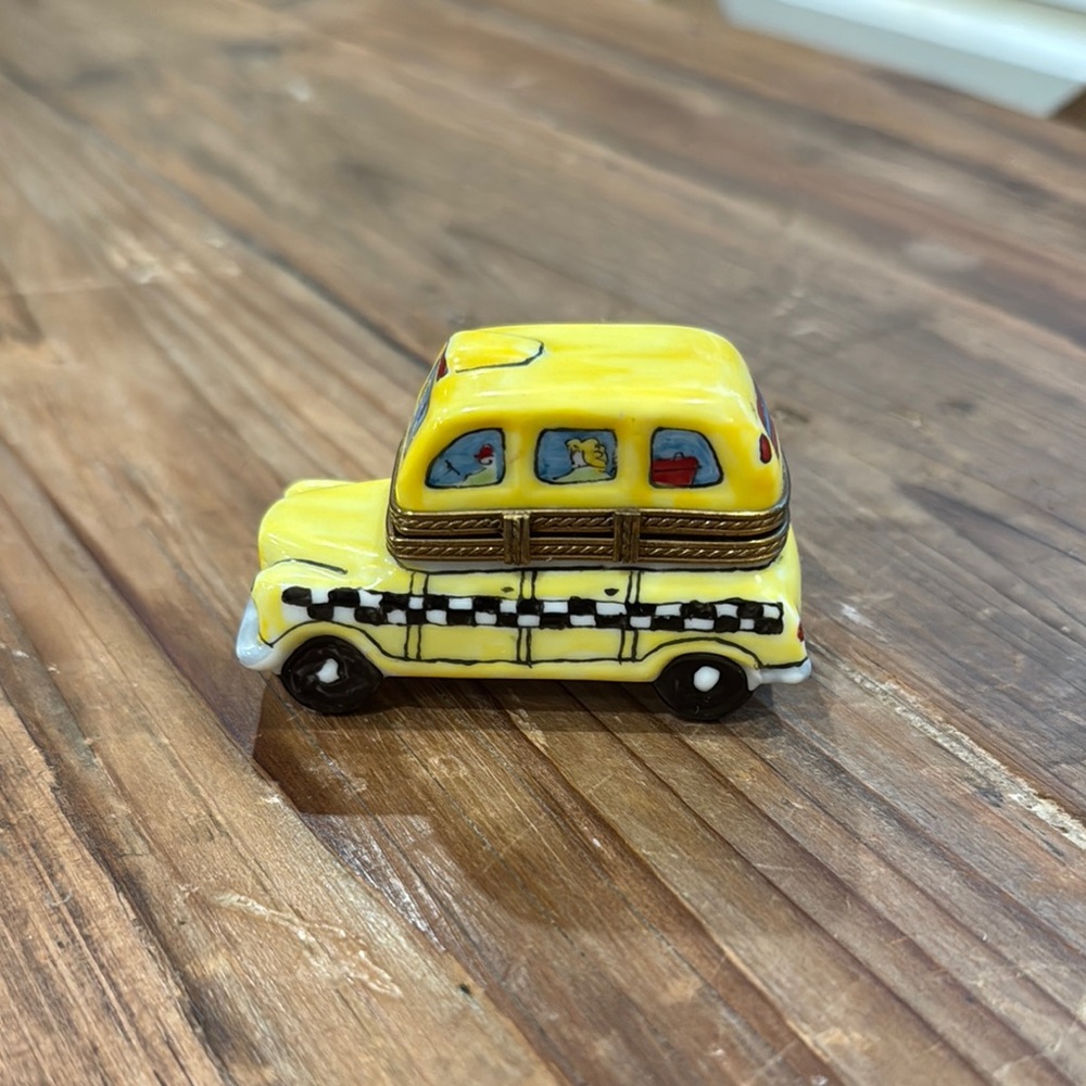 Limoges Trinket Box - Yellow Taxi Cab - France - Peint Main